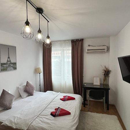 2 Rooms Apartment City Center Iasi Luaran gambar