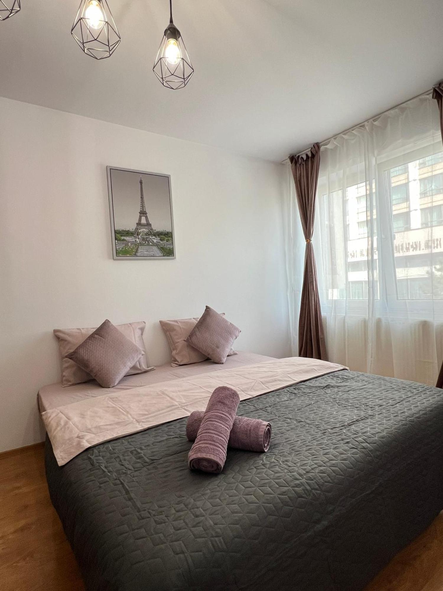 2 Rooms Apartment City Center Iasi Luaran gambar