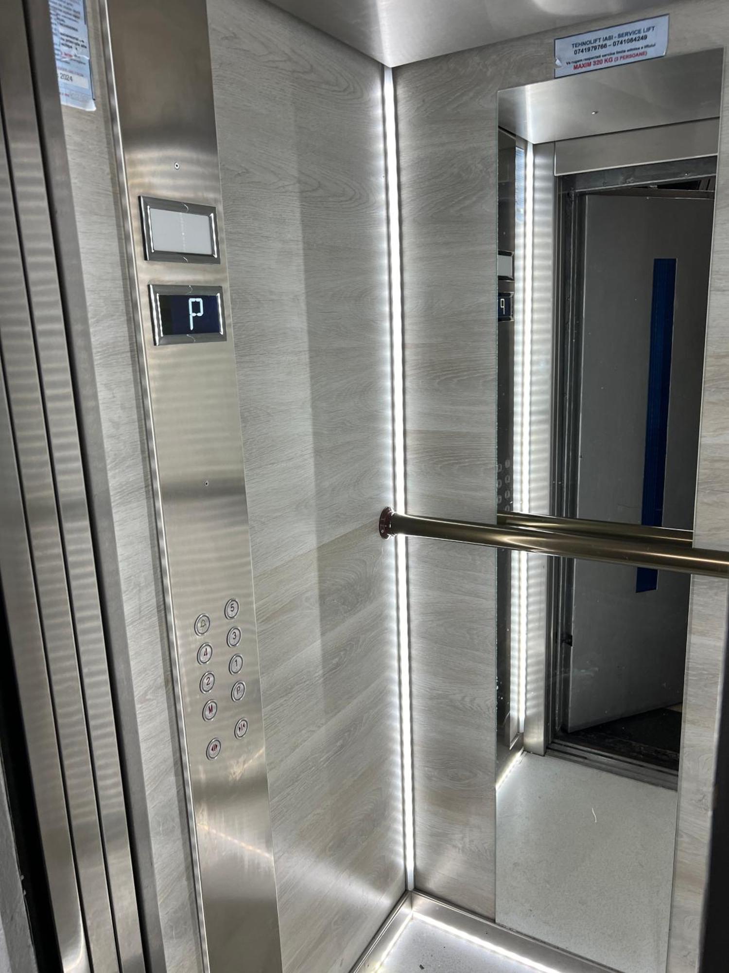 2 Rooms Apartment City Center Iasi Luaran gambar